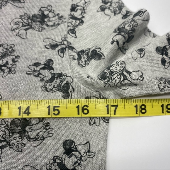 Disney Parks Women’s Gray/Black Long Sleeve Minnie Mouse Top XS Lightweight - Picture 8 of 12